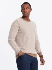 Sweter męski dzianinowy RELAXED FIT we wzory – jasnobrązowy V3 OM-SWSW-0111 - XXL. Brązowe swetry męskie Ombre Clothing, l, bez wzorów, z bawełny, bez kołnierzyka. W wyprzedaży za 69.99 zł.