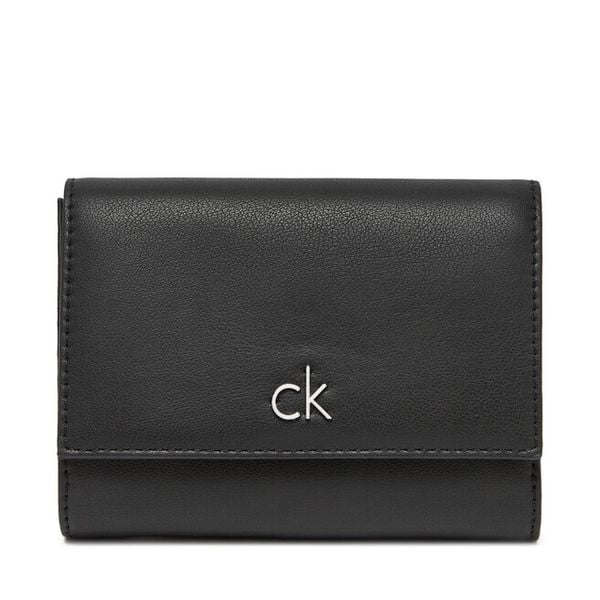 Portfel Calvin Klein. Czarne portfele damskie CALVIN KLEIN, bez wzorów. Za 169.99 zł.