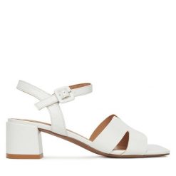 Sandały Clara Barson. Białe sandały damskie Clara Barson, bez wzorów, bez obcasa, na słupku. Za 119.99 zł.