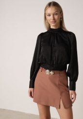 Brązowe Spódnico-Szorty z Wysokim Stanem Paskiem i Metaliczną Ozdobą Narnllea. Brązowe szorty damskie Born2be, z aplikacjami, z jeansu, eleganckie, z podwyższonym stanem. Za 99.99 zł.