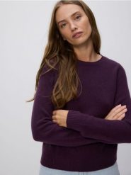 Wełniany sweter - ciemnofioletowy. Fioletowe swetry klasyczne damskie Reserved, l, z dzianiny, bez kołnierzyka. Za 199.99 zł.