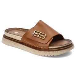 Brązowe Klapki Armodo Modne Obuwie Damskie. Brązowe klapki damskie Armodo, bez wzorów, ze skóry, bez obcasa. Za 229.00 zł.