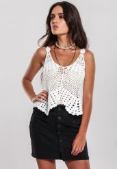 Biały Bawełniany Top Ażurowy w Stylu Boho Cosmothetic. Białe topy damskie Renee, uniwersalny, w ażurowe wzory, z bawełny, bez kołnierzyka. Za 59.99 zł.