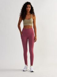 Legginsy fitness damskie Beshaped Lift Me Up z kieszeniami. Czerwone legginsy damskie BESHAPED, s, bez wzorów, z dzianiny. Za 159.20 zł.