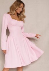 Różowa Sukienka o Rozkloszowanym Kroju z Gorsetową Górą Tillitte. Czerwone sukienki damskie Renee, na co dzień, m, bez wzorów, eleganckie, bez kołnierzyka, bez ramiączek, midi, dopasowane. W wyprzedaży za 125.99 zł.