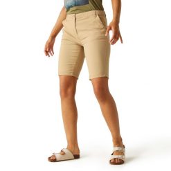 Damskie spodenki Bayletta. Brązowe szorty damskie Regatta, bez wzorów, sportowe. Za 231.00 zł.