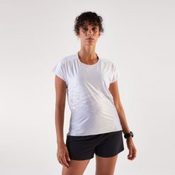 Koszulka do biegania damska Kiprun Run 900 Light. Białe t-shirty damskie KIPRUN, m, bez wzorów, z elastanu, bez kołnierzyka. Za 159.98 zł.