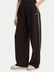 Guess Spodnie dresowe V6GB01 K2914 Brązowy Wide Leg. Brązowe spodnie dresowe damskie Guess, xl, z aplikacjami, z dresówki. Za 434.99 zł.