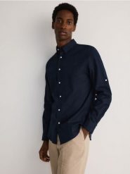 Koszula regular fit z lnem - granatowy. Niebieskie koszule męskie Reserved, l, bez wzorów, z bawełny, bez kołnierzyka, bez ramiączek. Za 139.99 zł.