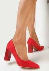 Czerwone Czółenka na Ozdobnym Słupku ze Skórzaną Wkładką Calendie. Czerwone czółenka damskie Born2be, bez wzorów, bez obcasa, na słupku. Za 99.99 zł.