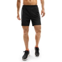 Męskie krótkie spodenki do biegania 2 w 1 Fitness Siroko Admix Black. Czarne szorty męskie SIROKO, bez wzorów, z materiału. Za 169.00 zł.