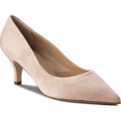 Półbuty SOLO FEMME - 48901-02-H18/000-04-00 J. Róż. Czerwone półbuty damskie Solo Femme, bez wzorów, ze skóry, eleganckie, bez obcasa, na obcasie. W wyprzedaży za 199.00 zł.