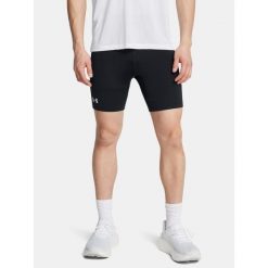 Legginsy do biegania męskie Under Armour Launch Half Tights. Czarne spodnie sportowe męskie Under Armour, bez wzorów, sportowe. Za 199.99 zł.