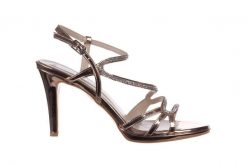 Sandały Bayla-187 587-531 Rose 22 187047, Róż, Skóra ekologiczna - 39. Czerwone sandały damskie Bayla, bez wzorów, z lakierowanej skóry, bez obcasa. W wyprzedaży za 179.10 zł.