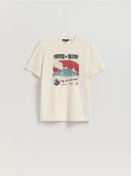 Bawełniany t-shirt regular fit SUPERMAN™ - wielobarwny. T-shirty męskie Reserved, l, bez wzorów, z bawełny, bez kołnierzyka. Za 79.99 zł.