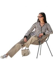 Heine Bluzka w kolorze beżowym rozmiar: 46. Brązowe bluzki damskie Heine, bez wzorów, z wiskozy, bez kołnierzyka, bez ramiączek. Za 109.26 zł.