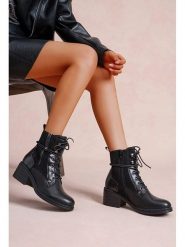 Foreverfolie Botki w kolorze czarnym rozmiar: 39. Czarne botki damskie Foreverfolie, eleganckie, bez obcasa, bez zapięcia. Za 152.99 zł.