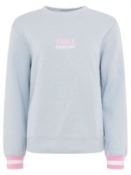 Zwillingsherz Bluza "Smile Everyday" w kolorze błękitnym rozmiar: S/M. Niebieskie bluzy bez kaptura damskie Zwillingsherz, m. Za 149.66 zł.