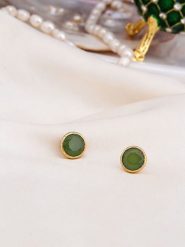 L'Atelier de Gaia Pozłacane kolczyki-wkrętki z tygrysim okiem rozmiar: onesize. Zielone kolczyki damskie L'Atelier de Gaia, pozłacane. Za 36.95 zł.