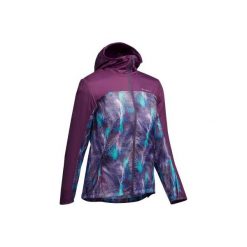 Kurtka turystyczna FH500 Helium Wind damska. Fioletowe kurtki damskie QUECHUA, l, bez wzorów, z materiału, bez kaptura. W wyprzedaży za 59.99 zł.