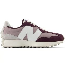 Buty sportowe damskie New Balance 327 sneakersy zamszowe fioletowe (U327CF). Fioletowe buty sportowe na co dzień damskie bez wzorów, ze skóry. Za 695.44 zł.