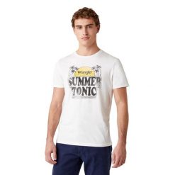 MĘSKI T-SHIRT WRANGLER SS SUMMER TEE OFF WHITE W7ATD3737 112131362. Białe t-shirty męskie Wrangler, m, bez wzorów, bez kołnierzyka. Za 69.99 zł.