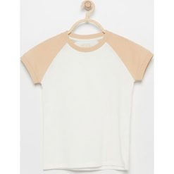 T-shirt z raglanowymi rękawami - Kremowy. Białe koszulki dziewczęce Reserved, bez wzorów, bez ramiączek. Za 19.99 zł.