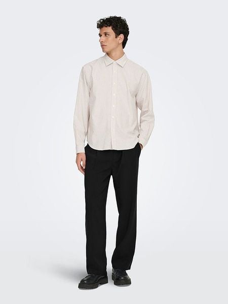 ONLY & SONS Spodnie dresowe w kolorze czarnym rozmiar: S. Czarne spodnie dresowe męskie Only & Sons, bez wzorów, z dresówki. Za 124.95 zł.