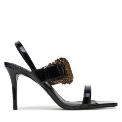 Sandały Versace Jeans Couture. Czarne sandały damskie Versace Jeans Couture, bez wzorów, z jeansu, bez obcasa, na szpilce. Za 579.99 zł.
