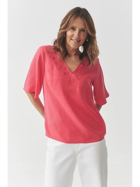 TATUUM Bluzka w kolorze różowym rozmiar: 38. Różowe bluzki damskie Tatuum, bez wzorów, z lyocellu, bez kołnierzyka, bez ramiączek. Za 141.85 zł.