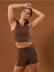 Szorty sportowe - brązowy. Brązowe spodenki sportowe damskie Sinsay, l. Za 35.99 zł.