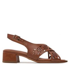 Sandały Tamaris. Brązowe sandały damskie Tamaris, bez wzorów, bez obcasa, na płaskiej podeszwie. Za 349.99 zł.