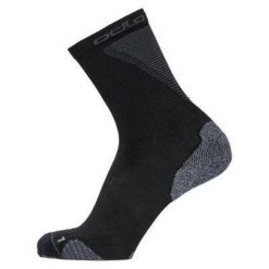 Skarpetki do biegania Odlo CERAMICOOL RUN. Czarne skarpetki damskie Odlo, bez wzorów. Za 82.00 zł.