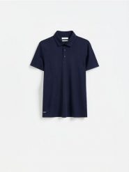 Koszulka polo slim z wiskozą - granatowy. Niebieskie koszulki polo męskie Reserved, l, bez wzorów, z dzianiny, bez ramiączek. Za 99.99 zł.