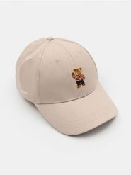 Czapka z daszkiem z haftowanym misiem - beżowy. Brązowe czapki z daszkiem damskie Sinsay, bez wzorów. Za 15.99 zł.