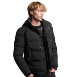 Kurtka z kapturem Superdry Everest. Czarne kurtki męskie Superdry., na zimę, m, bez wzorów, z puchu, z kapturem. Za 635.75 zł.