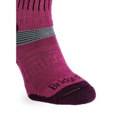 Skarpety narciarskie damskie Bridgedale Ski Cross Country Merino P. Fioletowe skarpetki damskie Bridgedale, bez wzorów. Za 65.99 zł.
