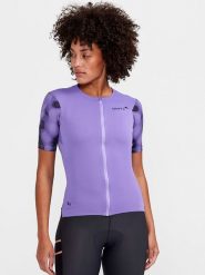 Craft Koszulka kolarska "Pro Gravel" w kolorze fioletowym rozmiar: M. Różowe bluzki sportowe damskie Craft, m, bez wzorów, z materiału, bez ramiączek. Za 173.99 zł.