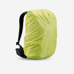 Pokrowiec przeciwdeszczowy na plecak 10/20 l. Zielone plecaki damskie QUECHUA, bez wzorów, z kauczuku. Za 25.99 zł.