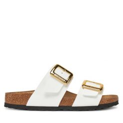 Klapki Birkenstock. Białe klapki damskie Birkenstock, bez wzorów, bez obcasa. Za 429.99 zł.