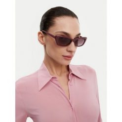 Okulary przeciwsłoneczne Guess. Brązowe okulary przeciwsłoneczne damskie Guess. Za 259.99 zł.