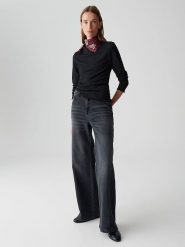 OPUS Sweter w kolorze czarnym rozmiar: 42. Czarne golfy damskie Opus, bez wzorów, ze splotem, bez ramiączek. Za 95.99 zł.