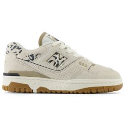 Buty sportowe New Balance BBW550QA beżowy. Brązowe buty sportowe na co dzień damskie bez wzorów, z materiału. Za 765.44 zł.
