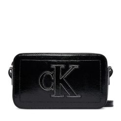 Torebka Calvin Klein. Czarne torebki klasyczne damskie CALVIN KLEIN, bez wzorów, bez dodatków. Za 329.99 zł.