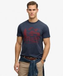 Superdry Retro Outdoor Relaxed T-Shirt męska 100% bawełna — krój relaxed. Niebieskie t-shirty męskie Superdry., m, bez wzorów, z bawełny, bez kołnierzyka. Za 198.35 zł.