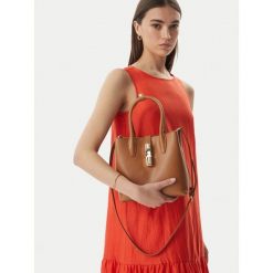 Torebka Furla. Brązowe torebki klasyczne damskie Furla, bez wzorów, bez dodatków. Za 1,389.00 zł.