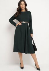 Ciemnozielona Elegancka Sukienka Rozkloszowana Temarielis. Zielone sukienki damskie Born2be, s, bez wzorów, eleganckie, bez kołnierzyka, bez ramiączek, midi, oversize. W wyprzedaży za 111.99 zł.