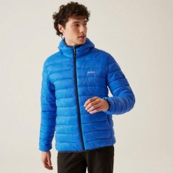 Kurtka turystyczna pikowana męska z kapturem Marizion. Niebieskie kurtki męskie Regatta, m, bez wzorów, z puchu, eleganckie, z kapturem. Za 199.99 zł.