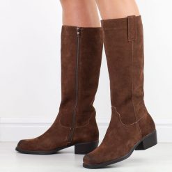 Brązowe skórzane kowbojki damskie Sergio Leone Kz268-S. Brązowe kozaki damskie Sergio Leone, z nubiku, bez obcasa, na obcasie. Za 399.00 zł.
