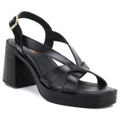 Skórzane sandały damskie na słupku czarne El Pimpi 85404. Czarne sandały damskie El Pimpi, bez wzorów, ze skóry, bez obcasa, na słupku. Za 289.99 zł.
